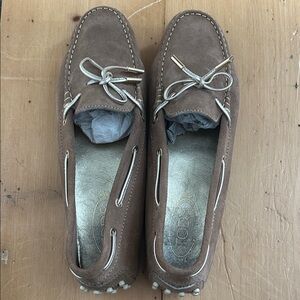 TOD’S Brown Suede Loafers